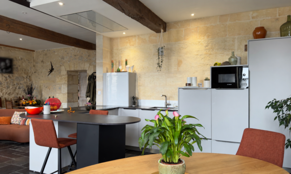 Rénovation de cuisine à Margaux-Cantenac dans une maison ancienne